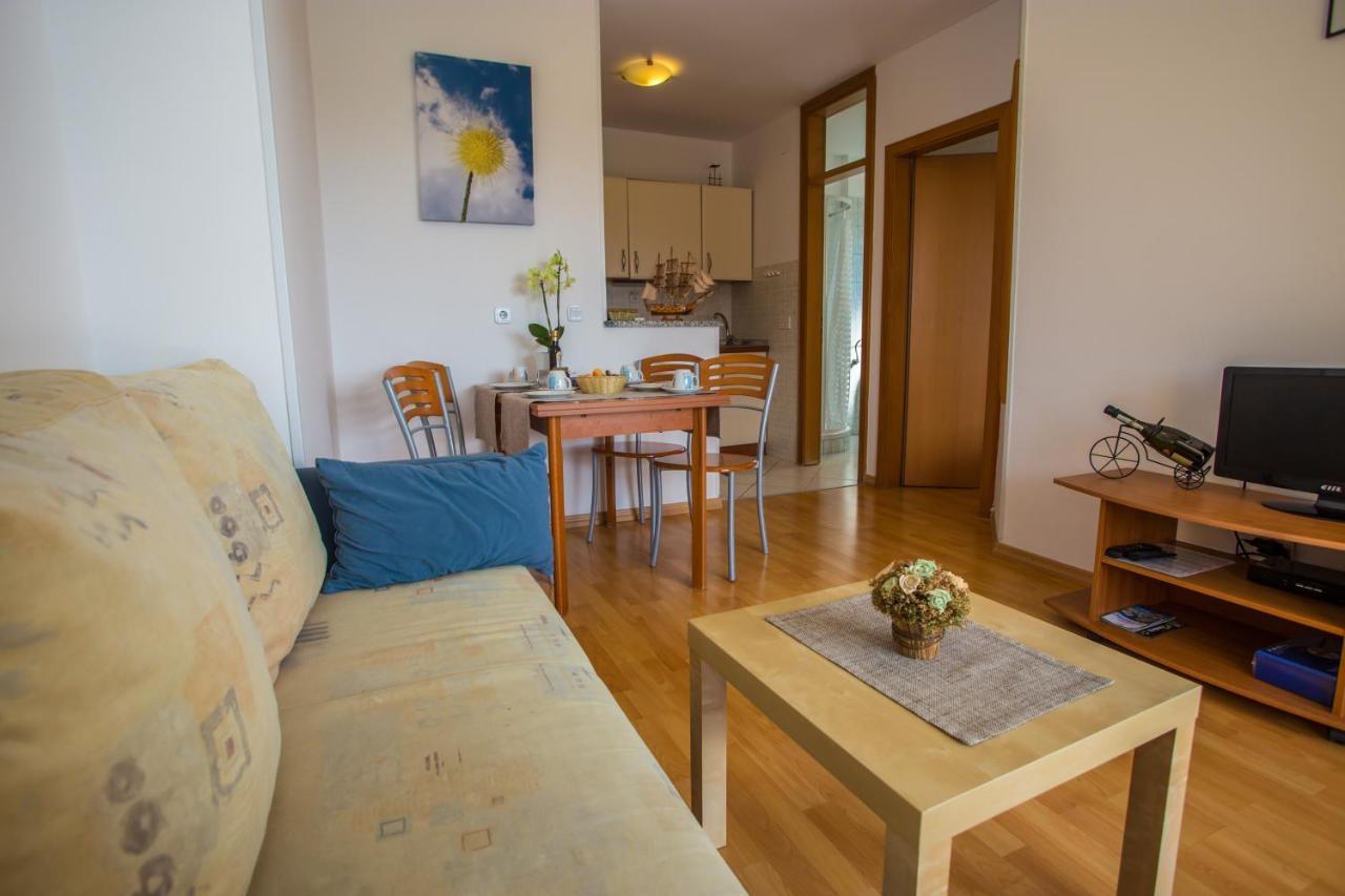 Apartman Vlado Vrsar Exterior foto