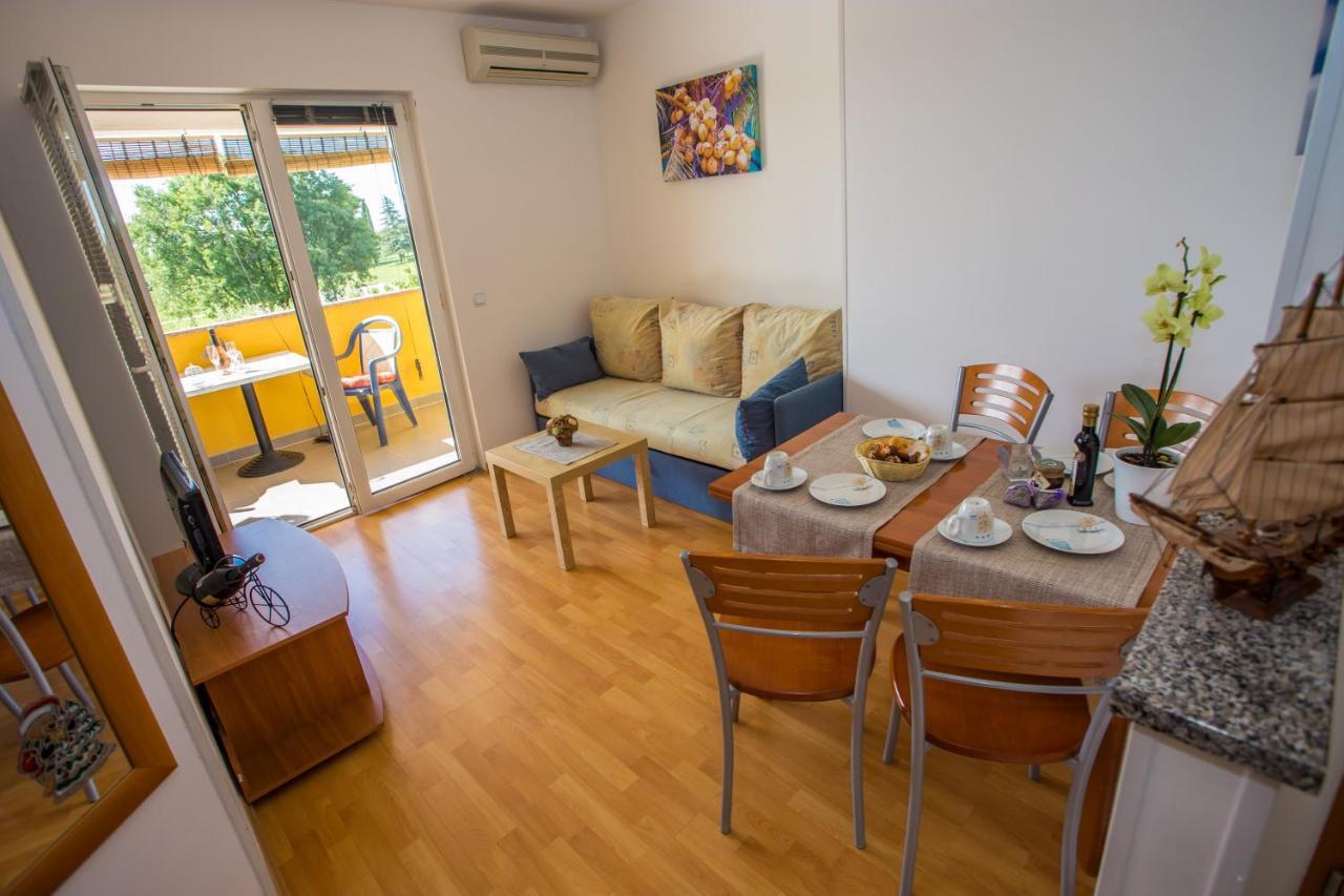 Apartman Vlado Vrsar Exterior foto